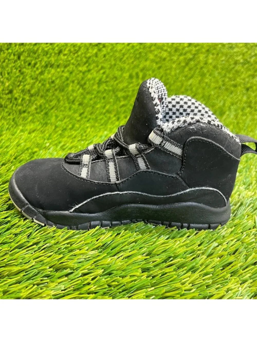 Nike Air Jordan 10 Retro Boys Size 8.5C Black Athletic Walking Shoes Sneakers